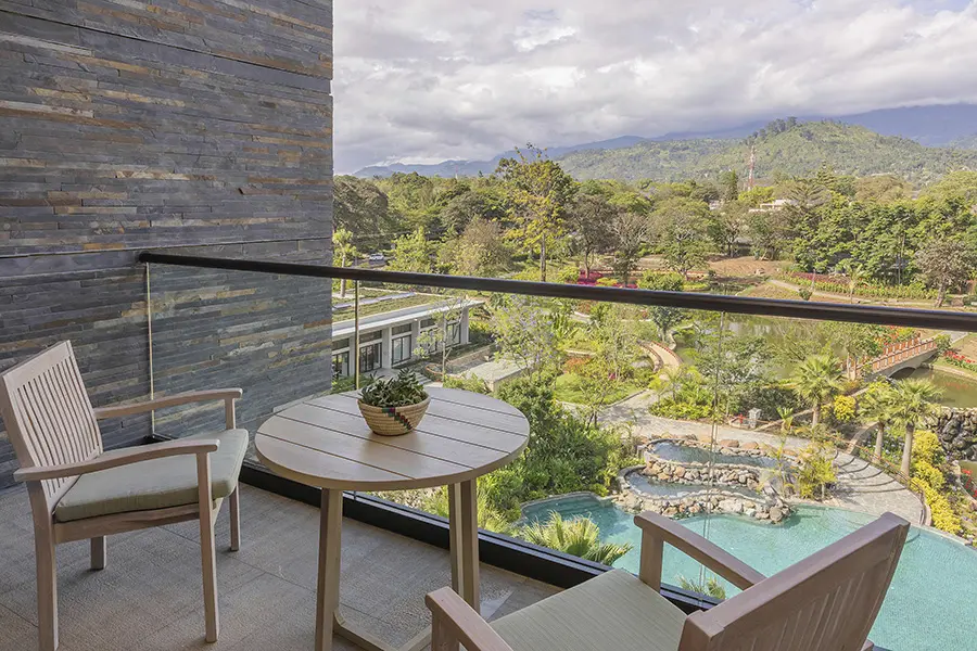 gran-melia-arusha-tanzania-deluxe-mountain-view-room-balcony